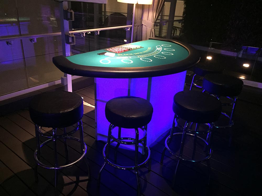 vegas blackjack tables